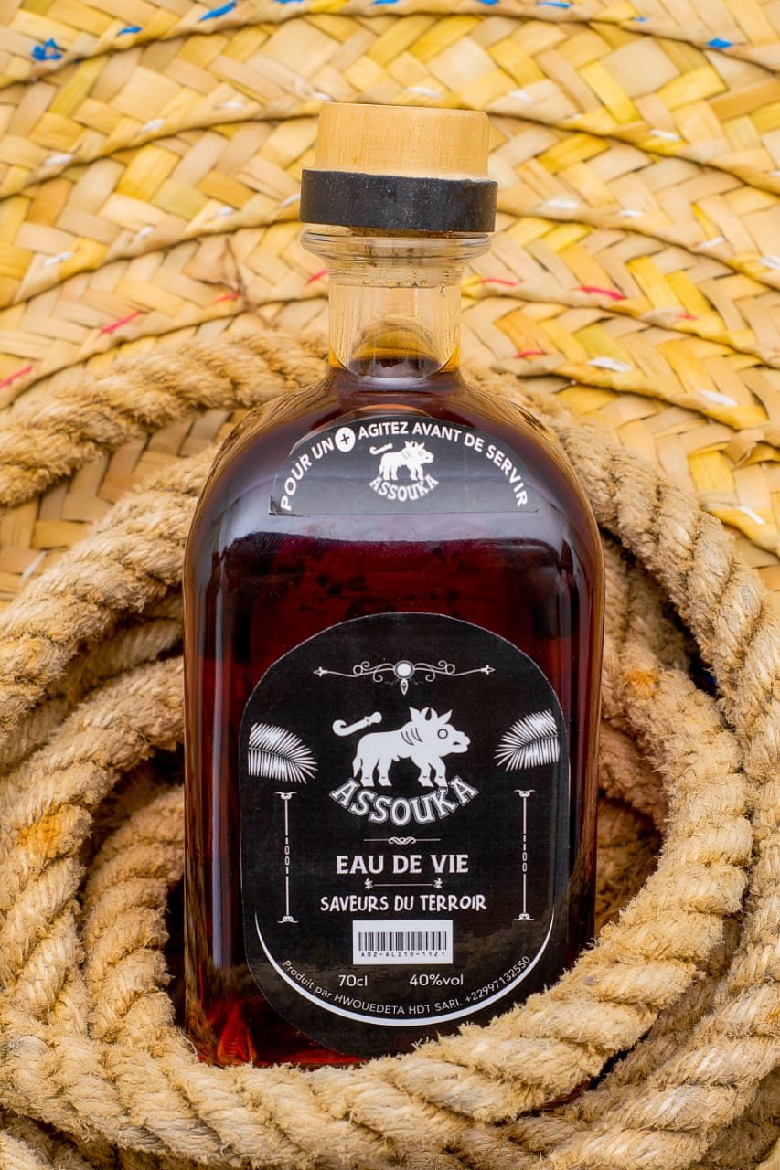 Eau de vie Assouka du Bénin